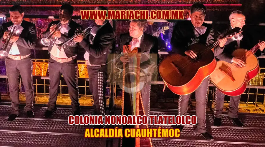 Mariachis en Nonoalco Tlatelolco 